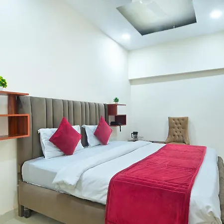 Chowdhry Tourist Lodge - New Delhi Railway Station - 2 Minutes Walk